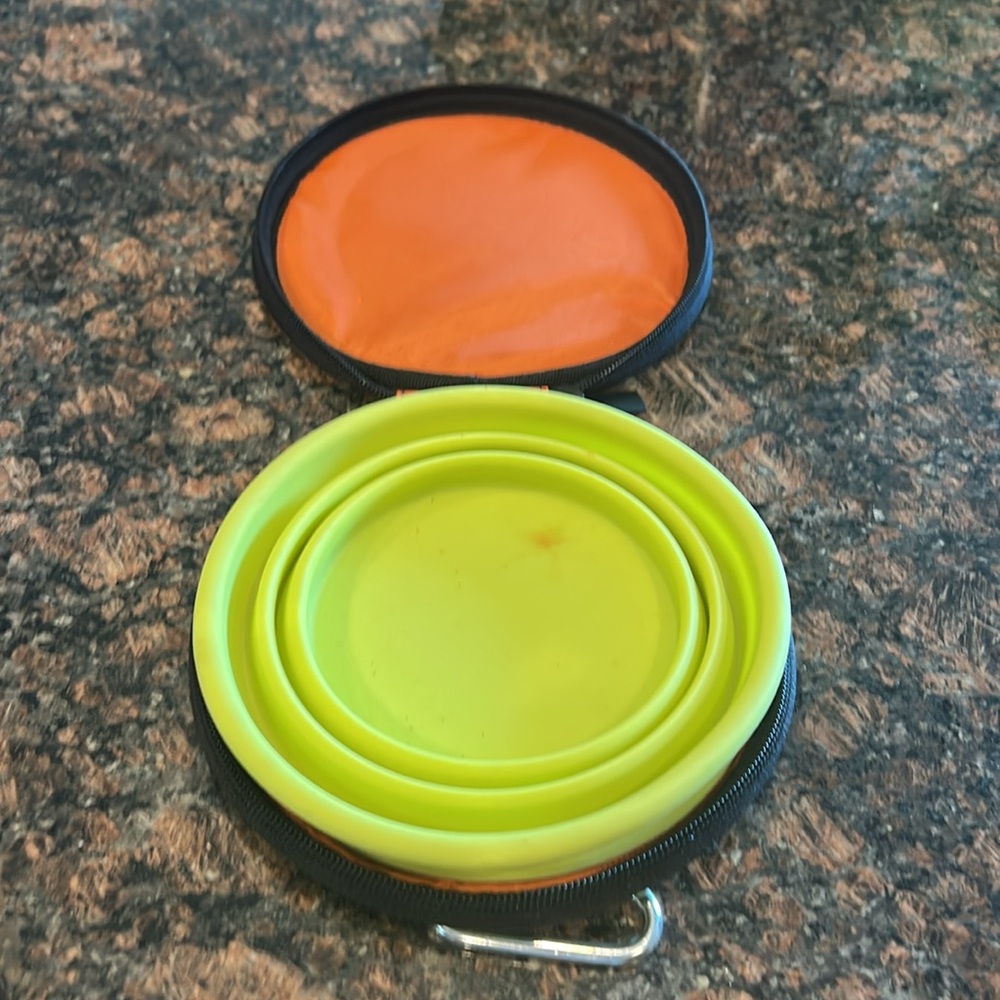 Top Paw Dog Bowl Collapsible NWT On the Go Travel Blue Orange Yellow